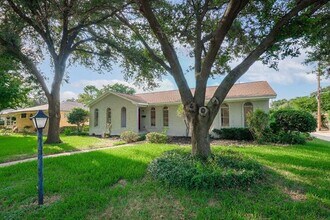 5825 Hillcroft Street, Dallas, TX 75227 photo 2