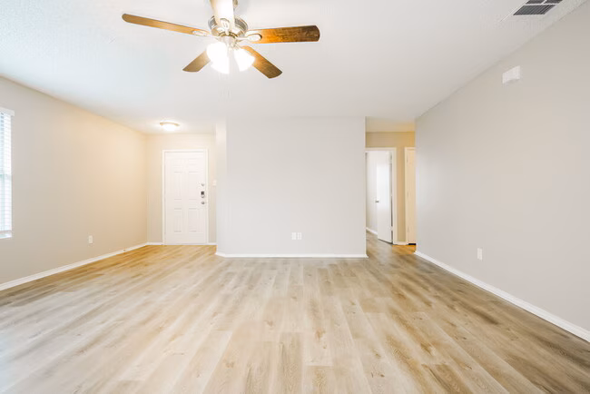 7820 Whitney Lane, Fort Worth, TX 76112 photo 5