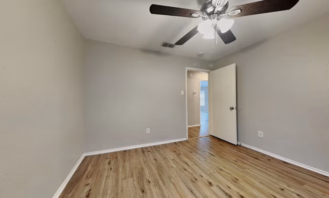 1501 Queens Brook Ln Fort Worth, TX 76140 photo 4