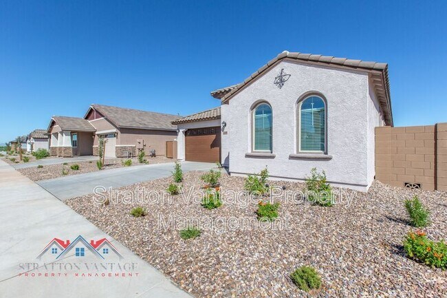 2248 E Ridgewood Lane photo 2