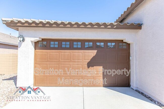 2248 E Ridgewood Lane photo 4
