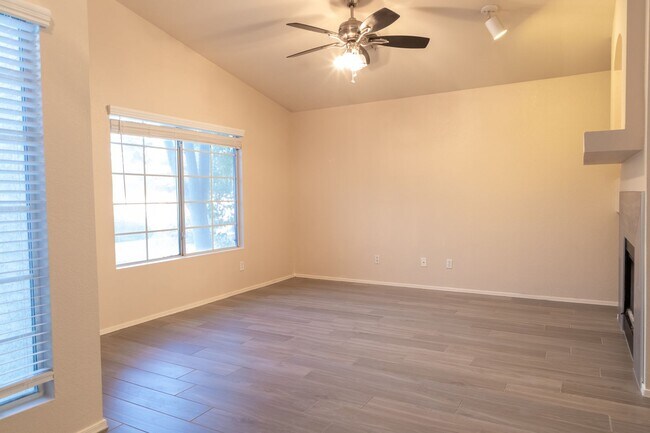 8802 N 114th Ave Peoria, AZ 85345 photo 2