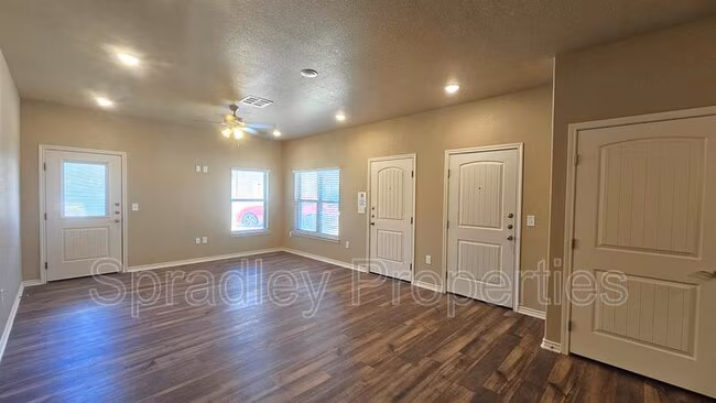 1062 Hibiscus Dr Belton, TX 76513 photo 3