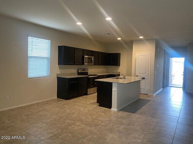 1023 W Avalon Canyon Dr Casa Grande, AZ 85122 photo 5