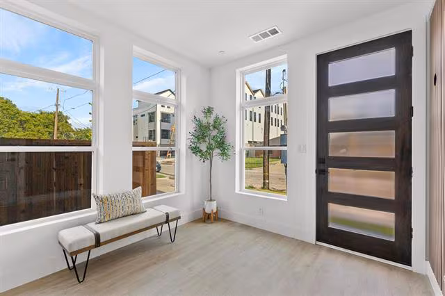 727 West 10th Street, Dallas, TX 75208 photo 2