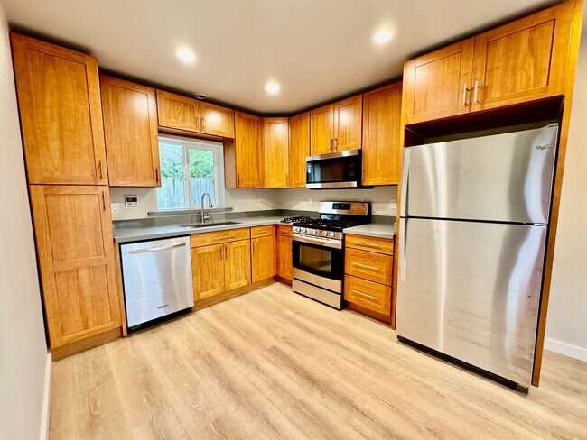 6522 48th Ave S Seattle, WA 98118 photo 5
