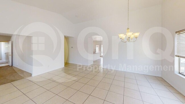 625 E Rancho Viejo Loop Casa Grande, AZ 85122 photo 4