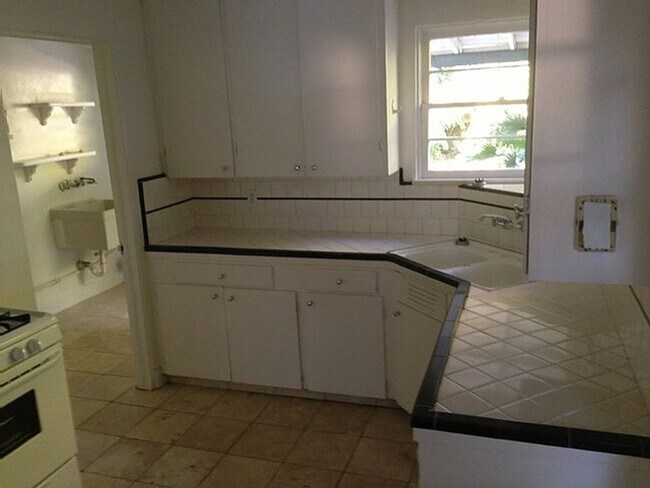 **Spacious 3-Bedroom Home in Tempe** photo 5