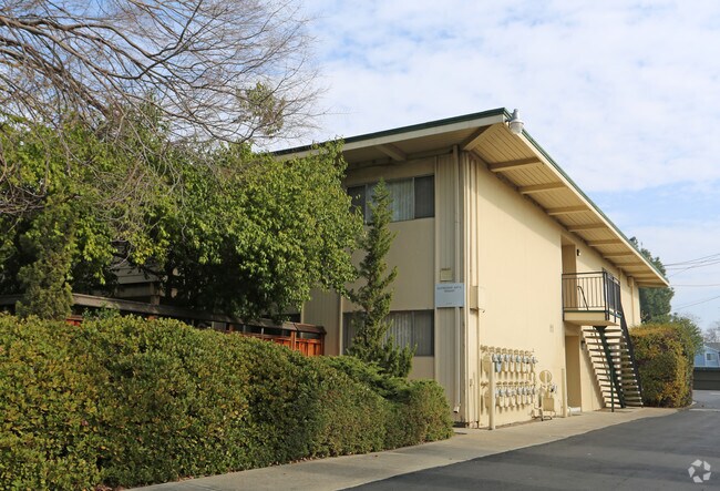 Outrigger Apartments photo 3