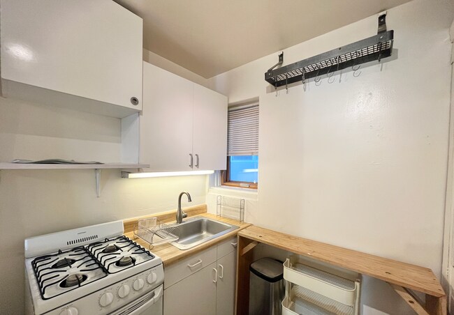 399 Bellevue Ave Oakland, CA 94610 photo 3