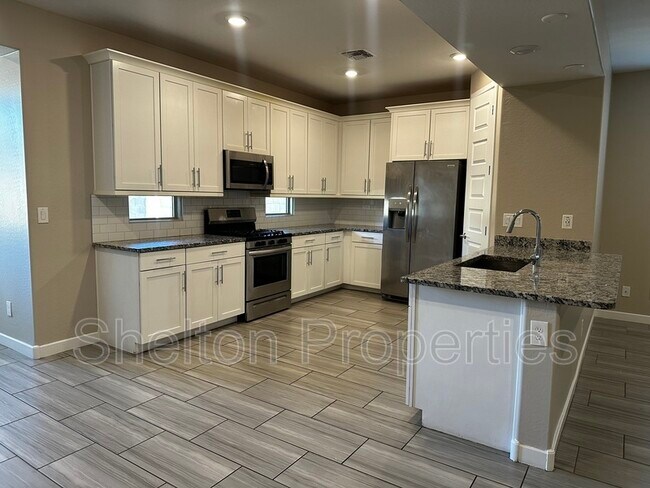 16562 W Charlotte Dr photo 3