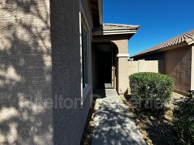 16562 W Charlotte Dr photo 2