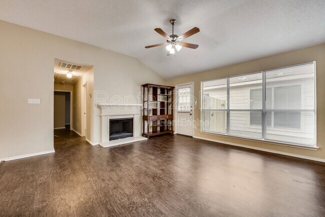 10536 Towerwood Dr Fort Worth, TX 76140 photo 4