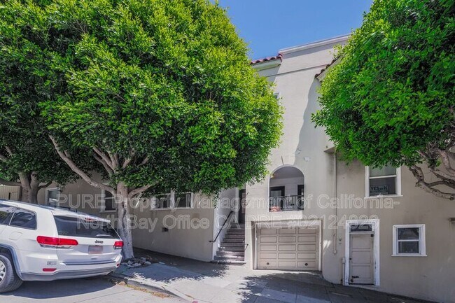 1808 Leavenworth St San Francisco, CA 94109 photo 2