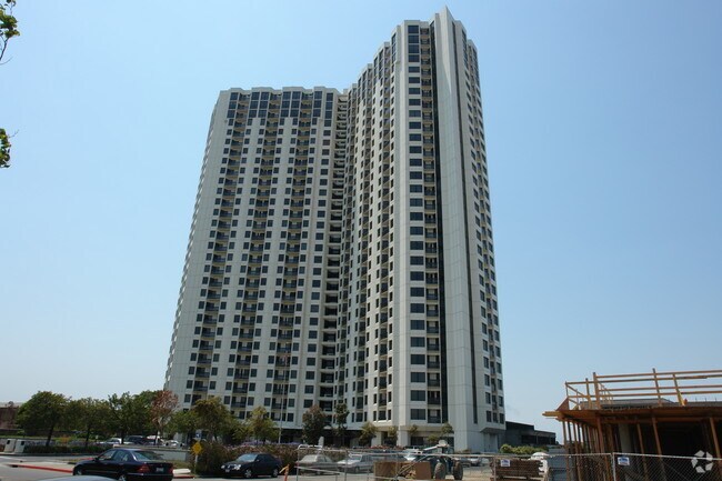 Pacific Park Plaza photo 2