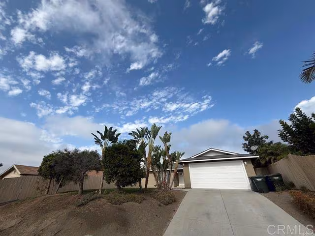 1042 Nita Ln Vista, CA 92083 photo 2