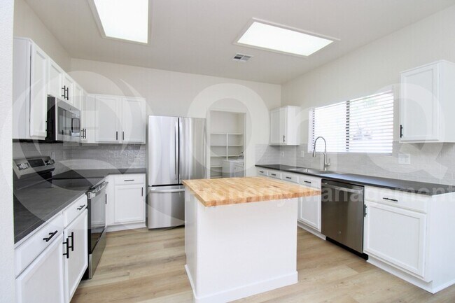 5756 East Flossmoor Circle, Mesa, AZ 85206 photo 3