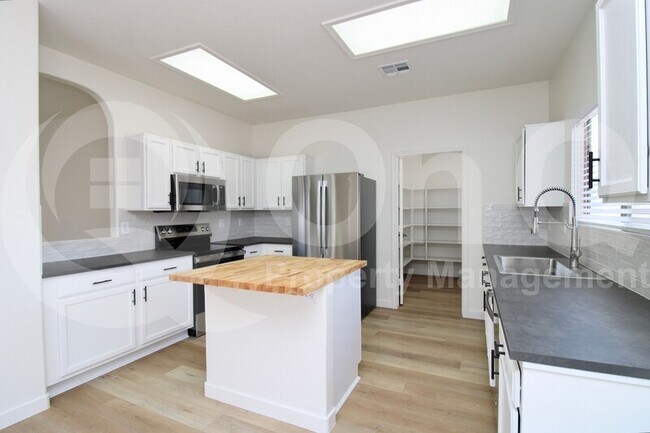 5756 East Flossmoor Circle, Mesa, AZ 85206 photo 4