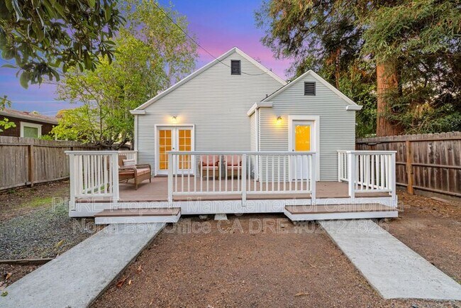 1520 14th St Santa Rosa, CA 95404 photo 2