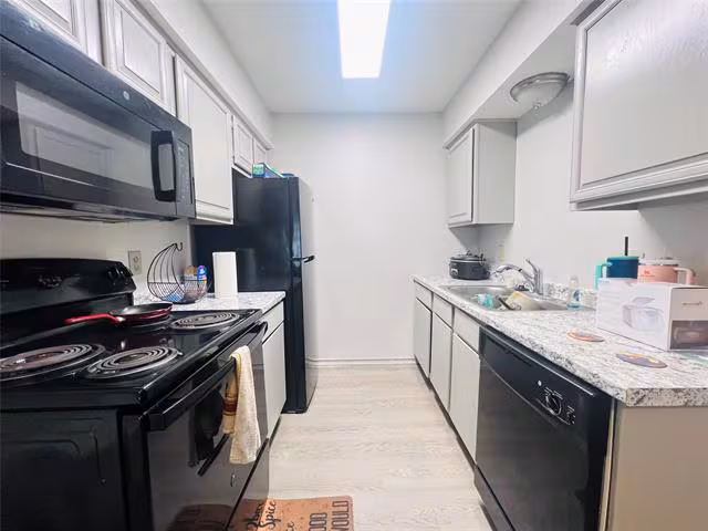1108 N Elm St Denton, TX 76201 photo 5
