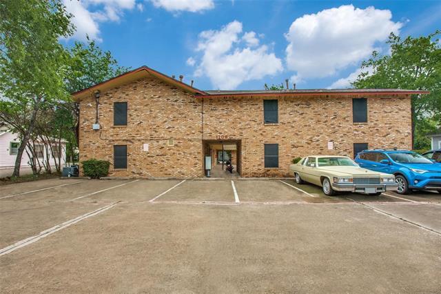 1108 N Elm St Denton, TX 76201 photo 2