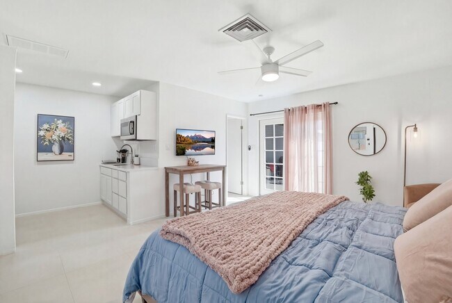 313 E Riviera Dr Tempe, AZ 85282 photo 4