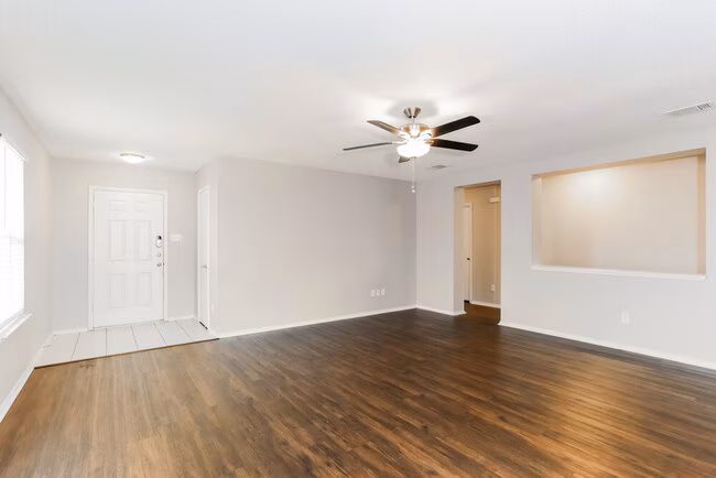 249 Heritage Drive, Crowley, TX 76036 photo 3