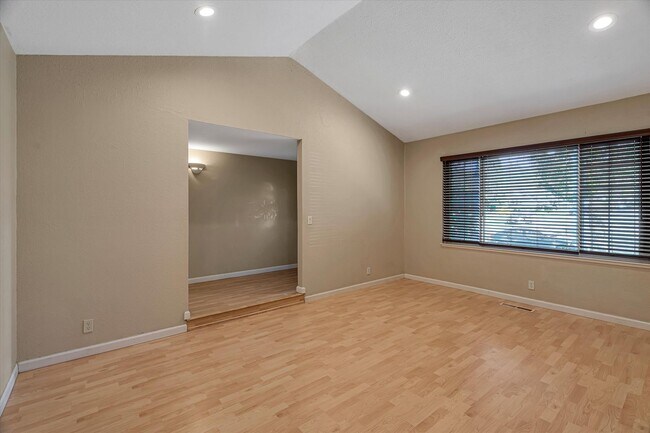 5263 Knights Estates San Jose, CA 95135 photo 5