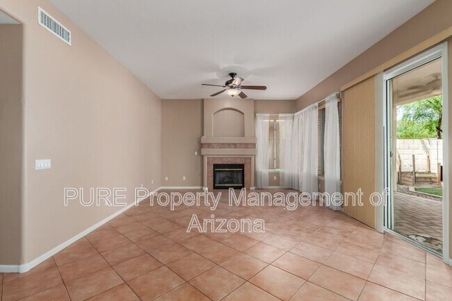 3381 S Vine St photo 5