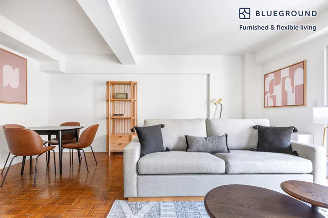 360 W 34th St. New York, NY 10001 photo 5