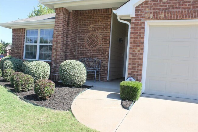 1409 Cockatiel Drive, Little Elm, TX 75068 photo 3