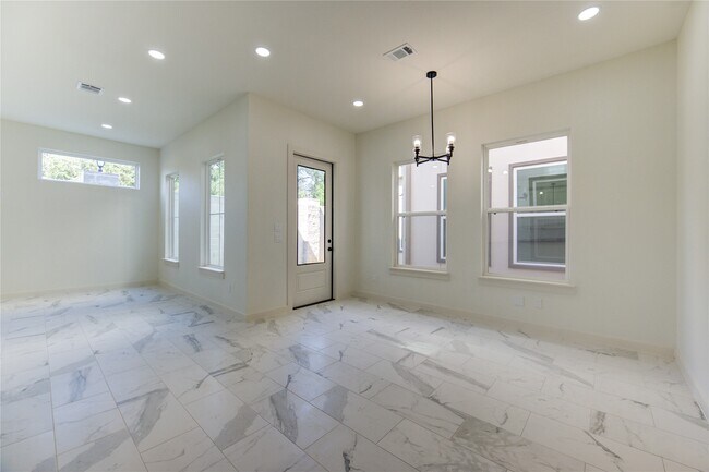 2915 El Fenice Lane, Houston, TX 77057 photo 2