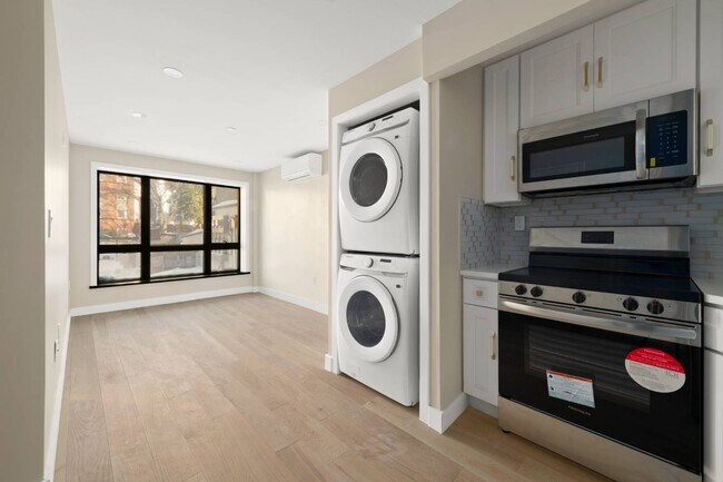 458 Decatur St Brooklyn, NY 11233 photo 2