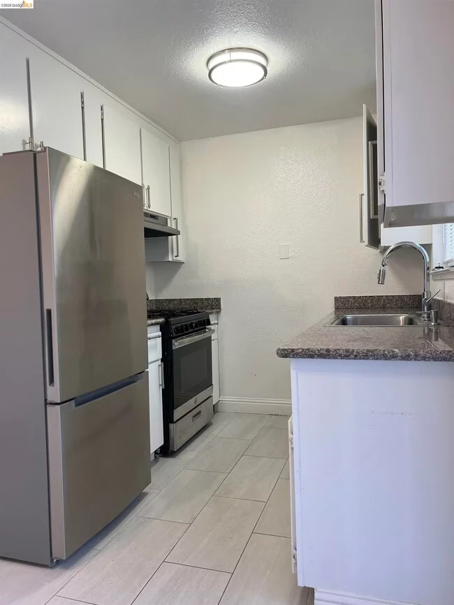 5773 Martin Luther King Jr Way Oakland, CA 94609 photo 2