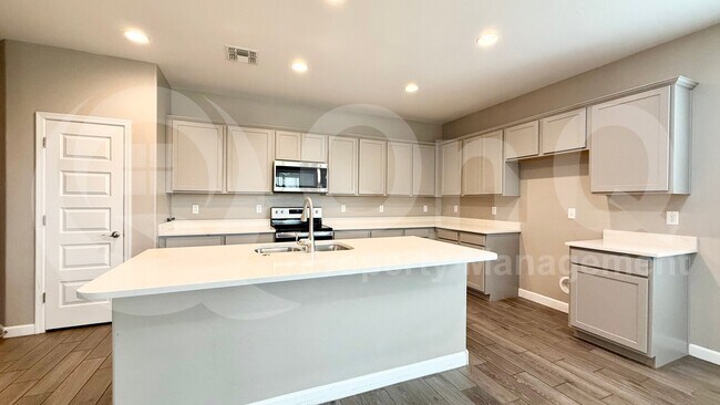 4460 W Melody Dr Phoenix, AZ 85339 photo 3