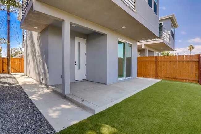 4327 Clairemont Drive, San Diego, CA 92117 photo 2