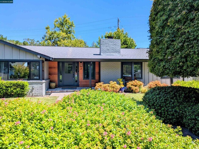 2 Estabueno Dr Orinda, CA 94563 photo 2