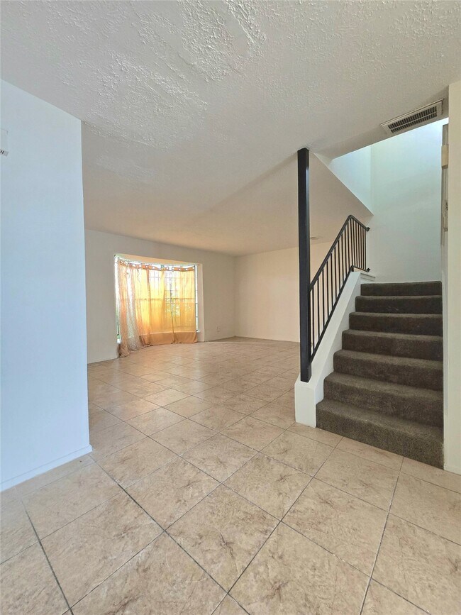 7063 Chasewood Drive, Missouri City, TX 77489 photo 5