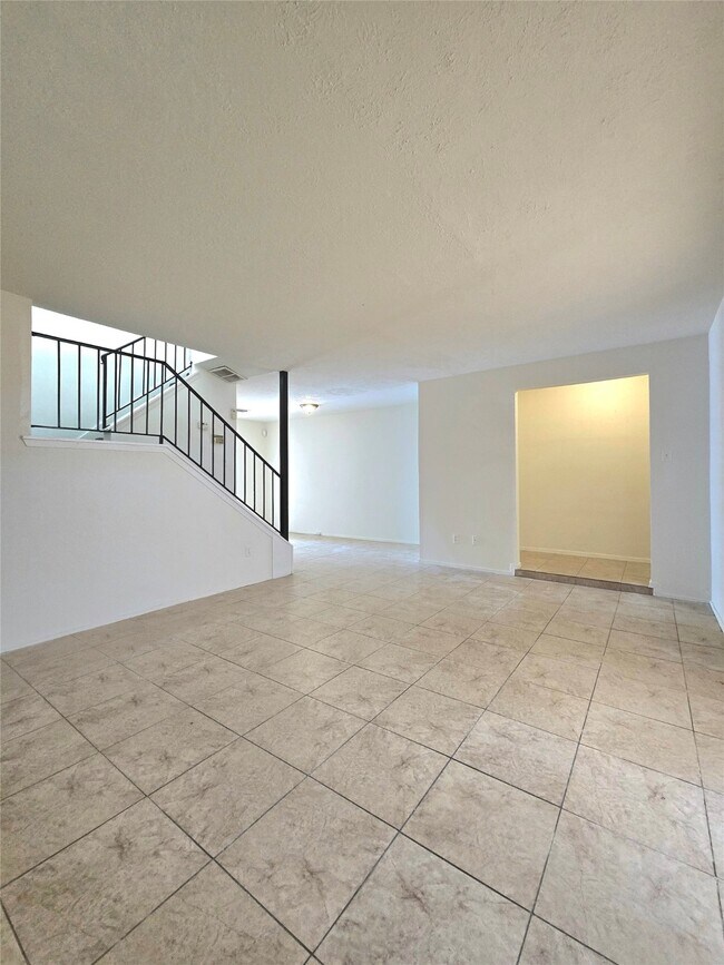 7063 Chasewood Drive, Missouri City, TX 77489 photo 4