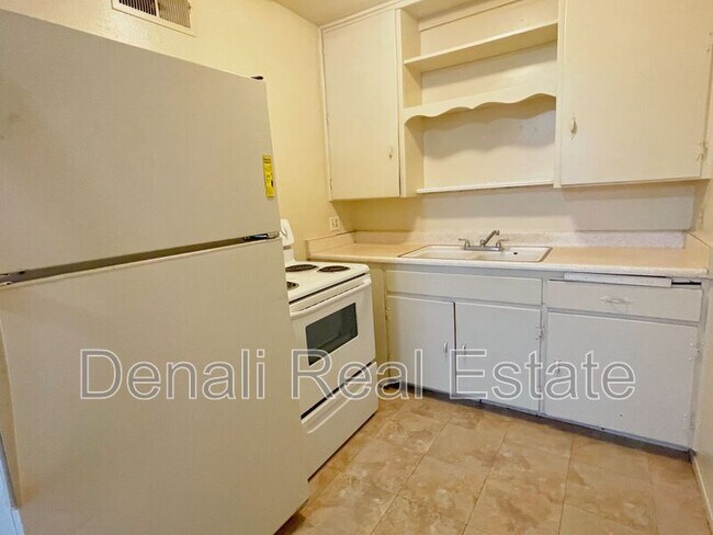 1211 W Apache Trail photo 5