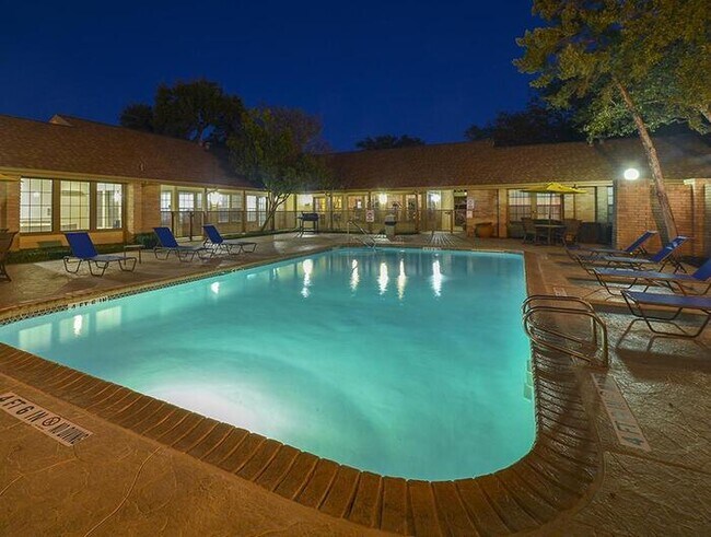 2626 Thousand Oaks Dr San Antonio, TX 78232 photo 2
