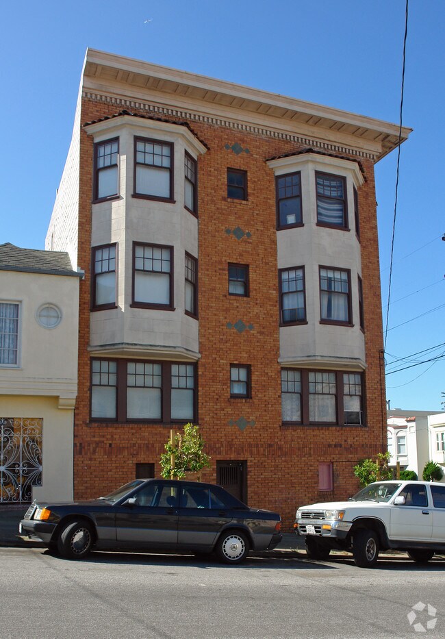 600 Thirty-Fourth Avenue photo 2