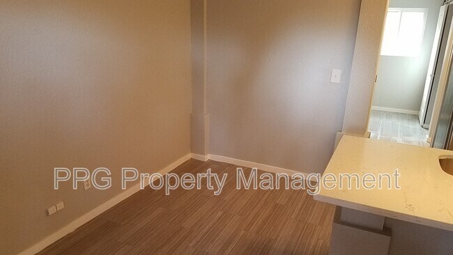 5202 N 8th Pl Phoenix, AZ 85014 photo 2