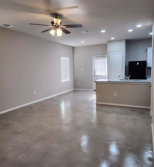 9511 Apple Ridge Ln San Antonio, TX 78239 photo 2