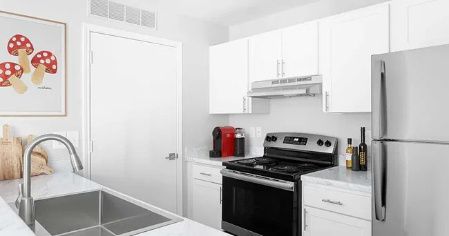 Kenwood Club At The Park Apartments photo 3