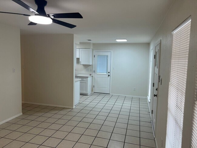 5302 Indio Cir Austin, TX 78745 photo 5