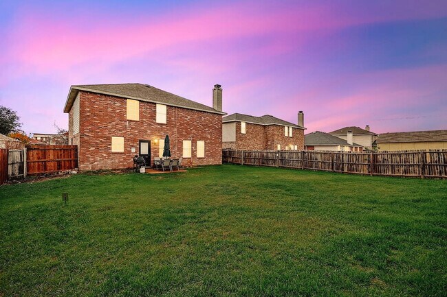2136 Dayton Ln Grand Prairie, TX 75052 photo 4