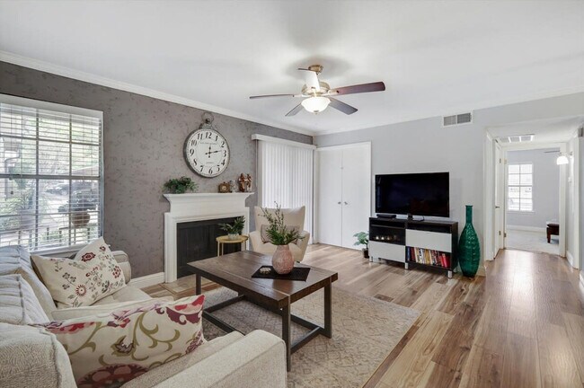 5300 Keller Springs Rd Dallas, TX 75248 photo 2