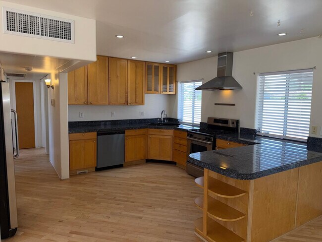 1412 E Colter St Phoenix, AZ 85014 photo 3