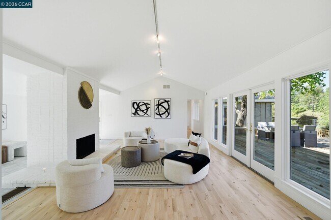 102 Hillcrest Dr Orinda, CA 94563 photo 4